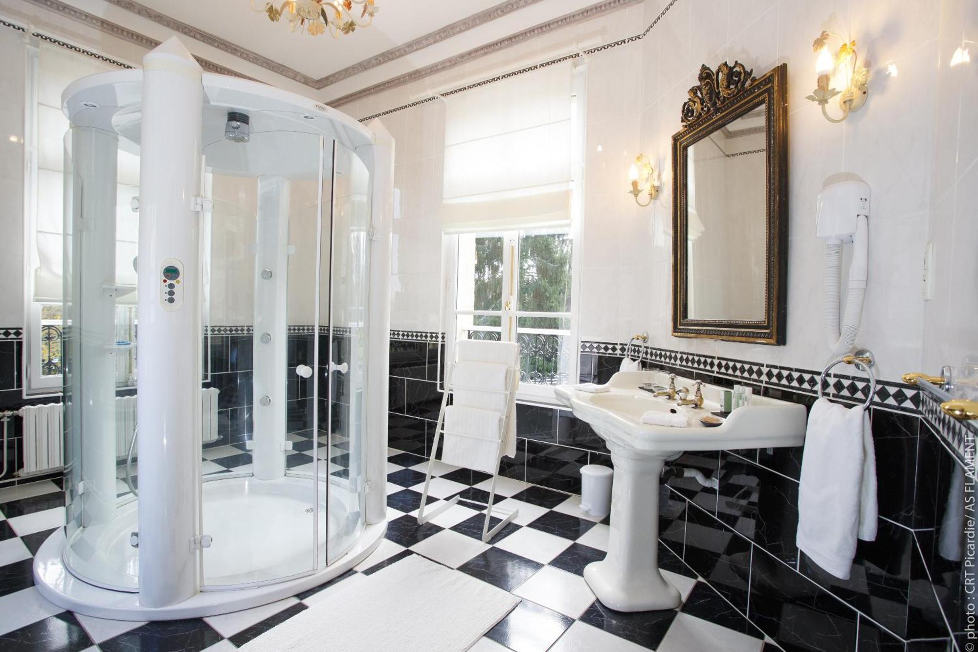 Chateau De Breuil Bed & Breakfast Bruyeres-et-Montberault Room photo